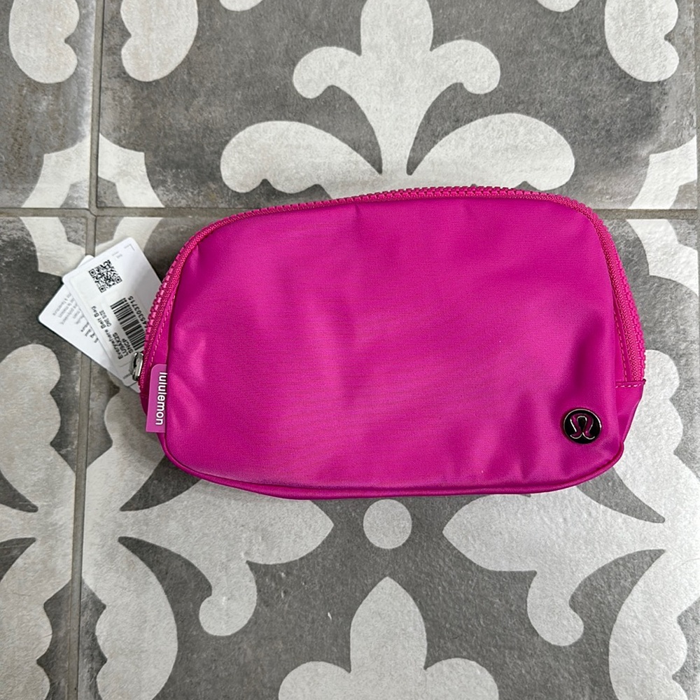NWT sonic pink lululemon everywhere belt bag